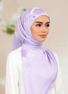 Model wearing Printed Cotton Tudung bawal purple